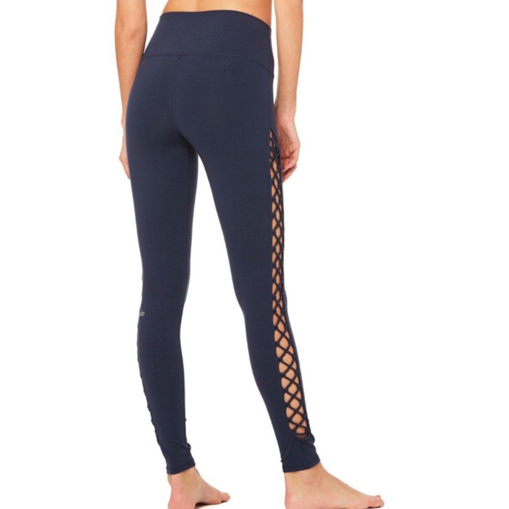 Alo Yoga | HW Interlace Legging in Rich Navy - Picture 3 of 7